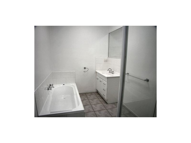 2/25 Wilkins Close, Corio VIC 3214