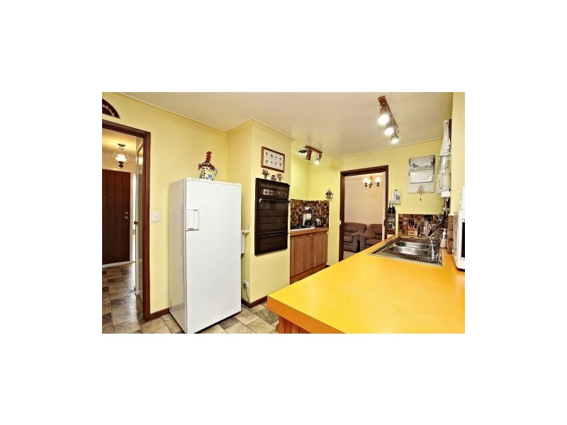 6 Avoca Court, Melton VIC 3337