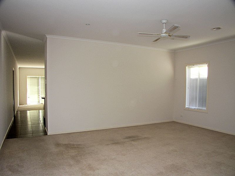 12 Silverleaf Drive, Melton VIC 3337
