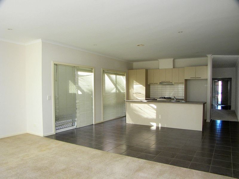 12 Silverleaf Drive, Melton VIC 3337