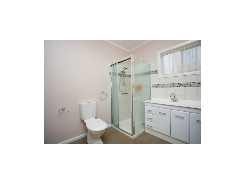 3 Inez Court, Melton VIC 3337