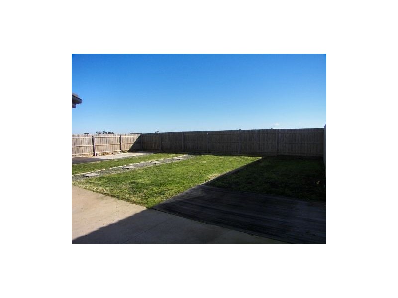 13 Ridgeway, Melton VIC 3337