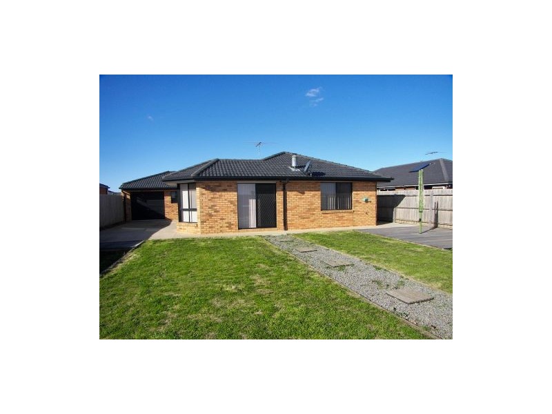 13 Ridgeway, Melton VIC 3337