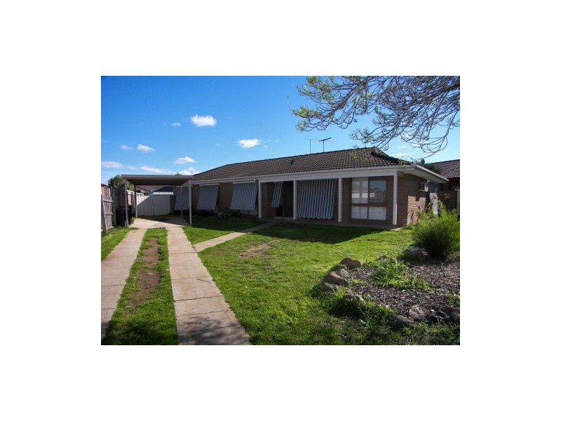 15 Anniba Court, Melton West VIC 3337