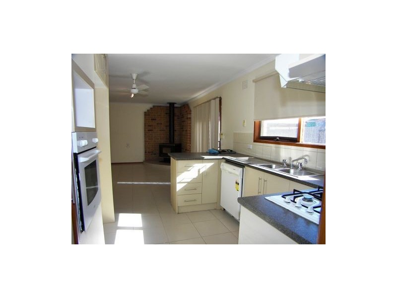 15 Anniba Court, Melton West VIC 3337