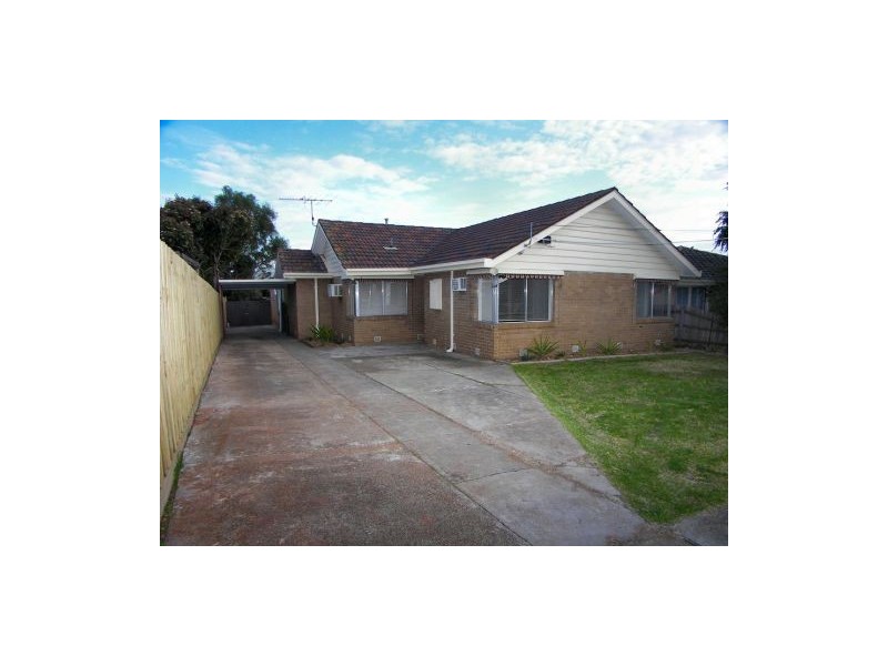 47 Falcon Drive, Melton VIC 3337