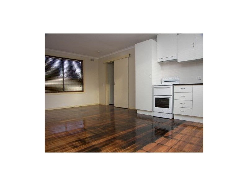 2/47 Falcon Drive, Melton VIC 3337