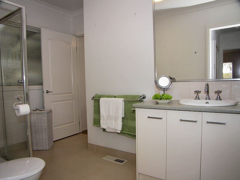 49 Kennett Court, Melton South VIC 3338