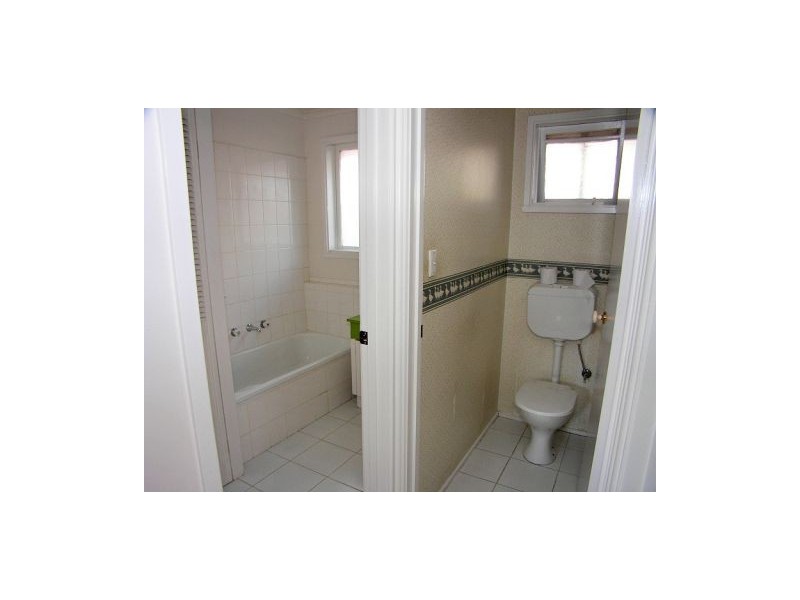 1/36 Kurrajong Crescent, Melton South VIC 3338