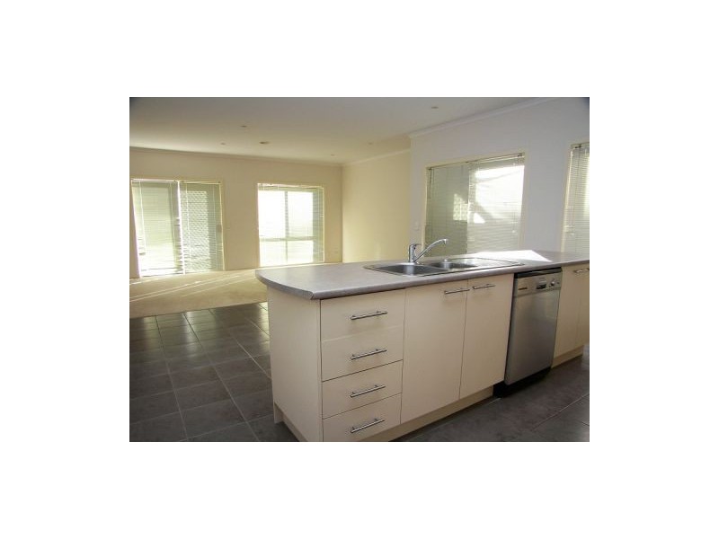 12 Silverleaf Drive, Melton VIC 3337