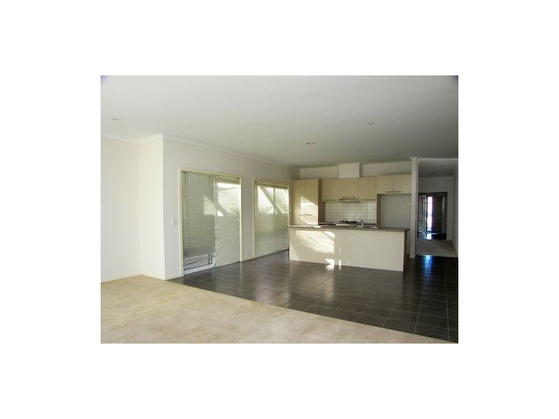 12 Silverleaf Drive, Melton VIC 3337