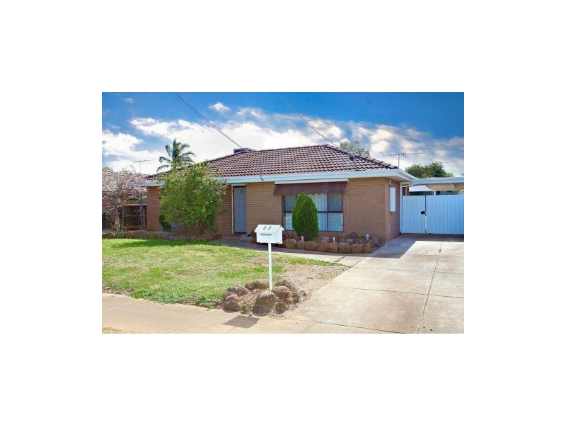 22 Grace Street, Melton South VIC 3338