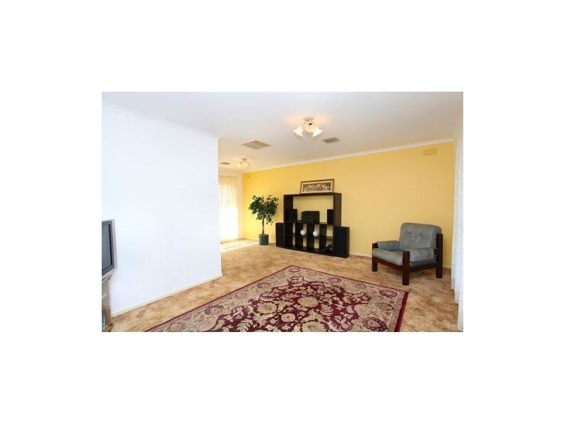 22 Grace Street, Melton South VIC 3338