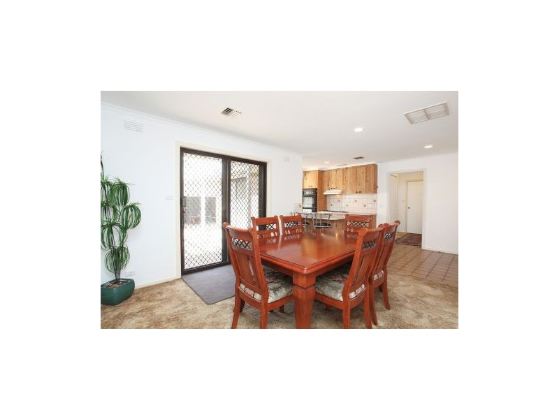 22 Grace Street, Melton South VIC 3338