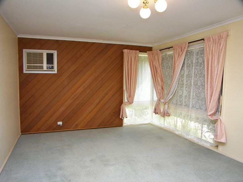 6 Banksia Place, Melton West VIC 3337