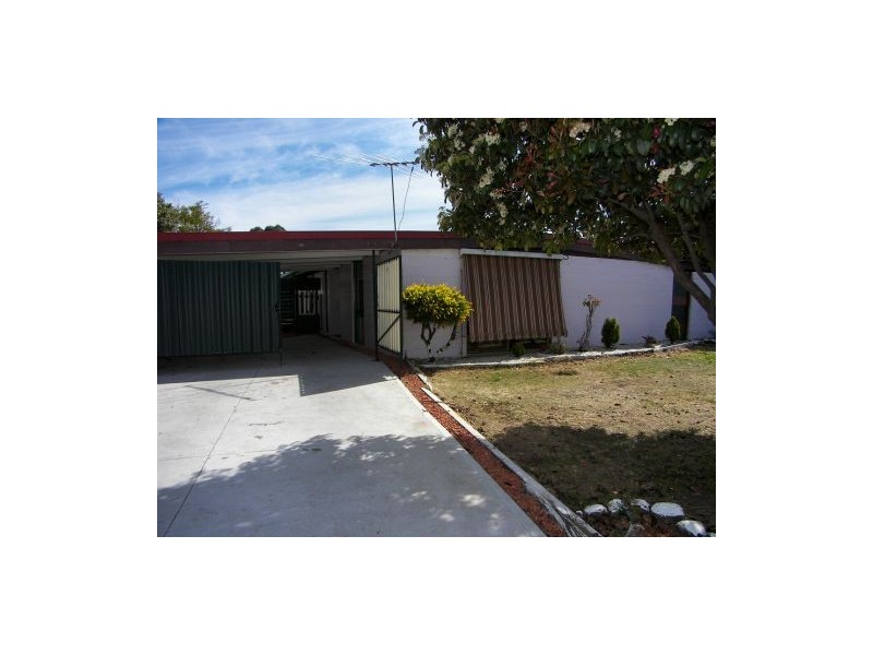 3 Mathews Street, Melton South VIC 3338