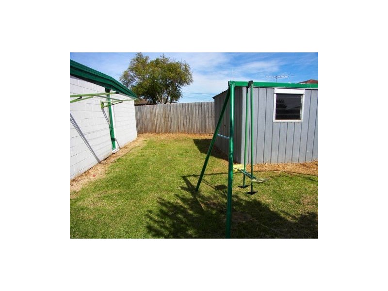 3 Mathews Street, Melton South VIC 3338