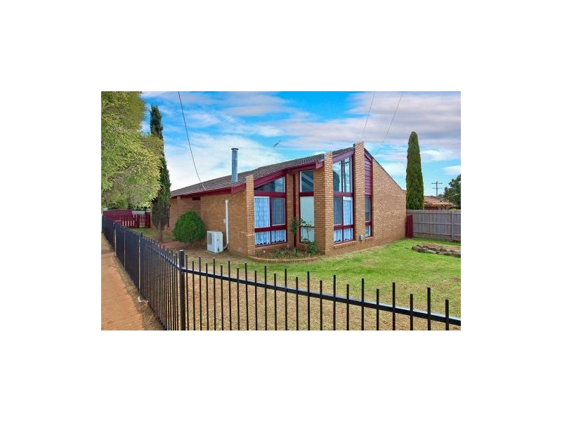 1 Monash Street, Melton South VIC 3338