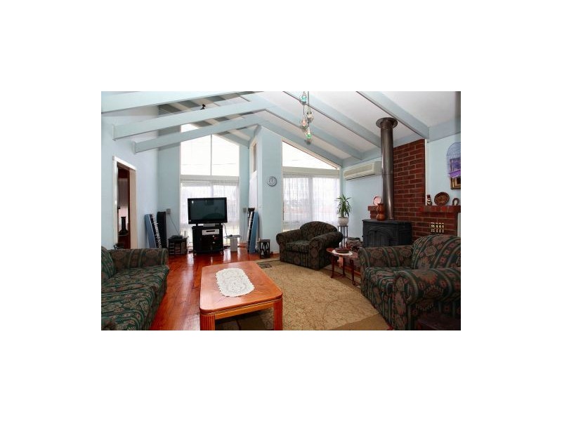 1 Monash Street, Melton South VIC 3338