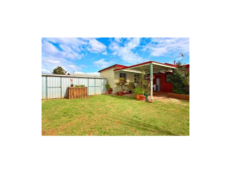 22 Morris Street, Melton South VIC 3338