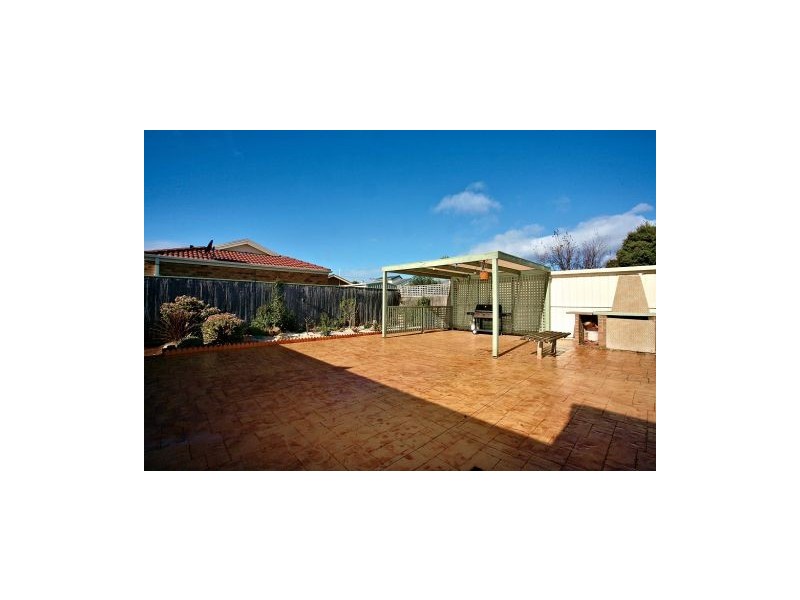 3 Inez Court, Melton VIC 3337