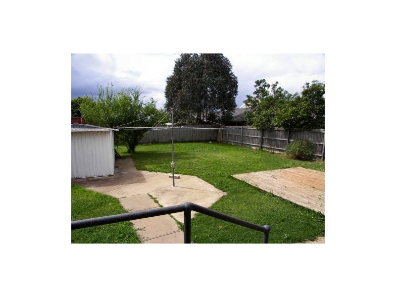 44 Brooklyn Road, Melton South VIC 3338