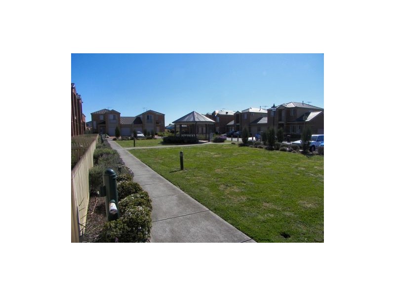 40 Amberlea  Circuit, Taylors Hill VIC 3037