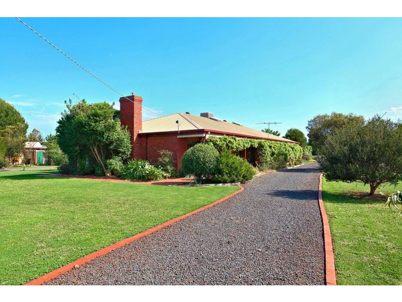 11 Gloaming Ride, Kurunjang VIC 3337