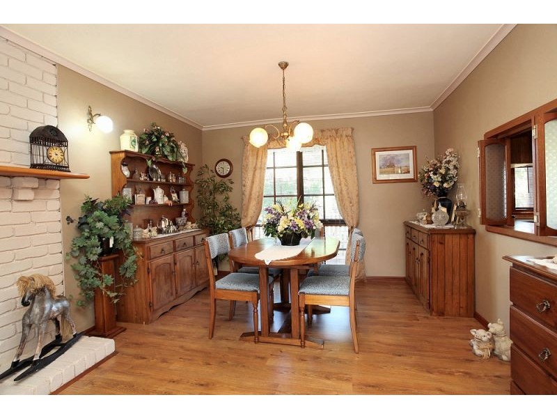 11 Gloaming Ride, Kurunjang VIC 3337