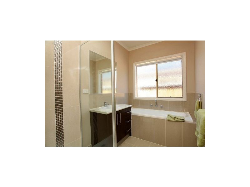 166 Clarkes Road, Brookfield VIC 3338