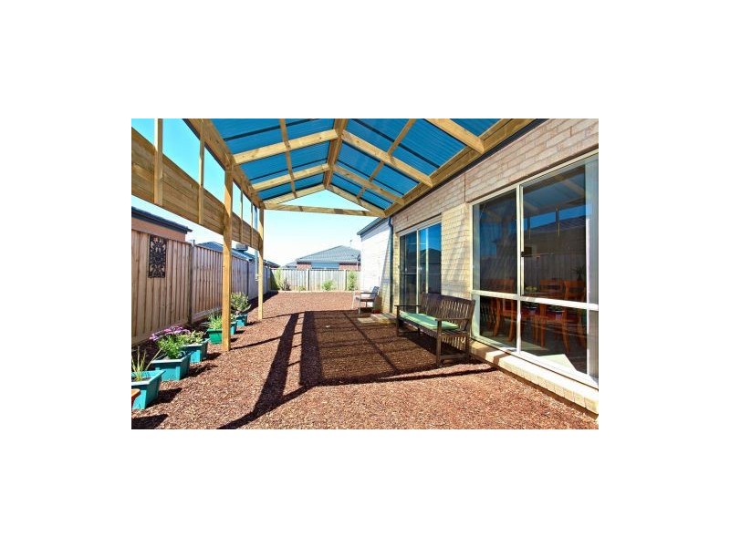 166 Clarkes Road, Brookfield VIC 3338