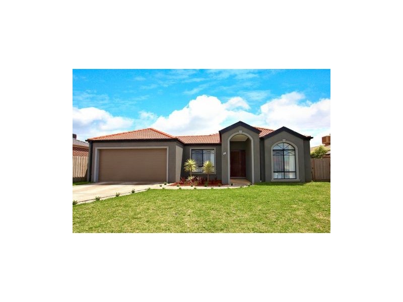 38 Cahill Drive, Brookfield VIC 3338