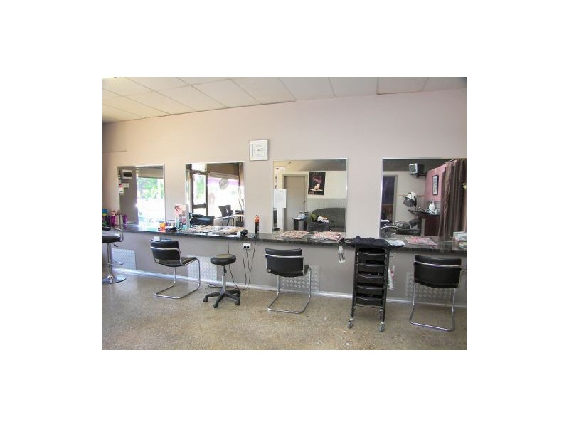 18 Morris Street, Melton South VIC 3338