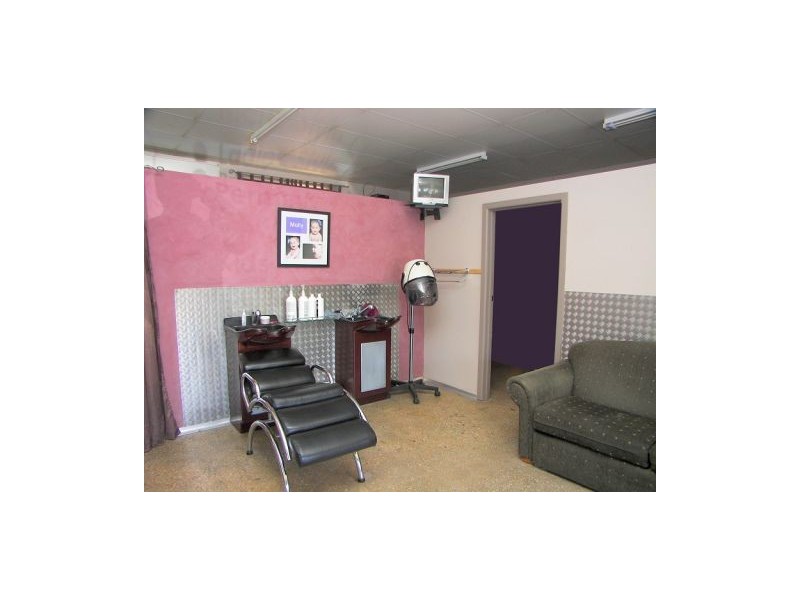 18 Morris Street, Melton South VIC 3338