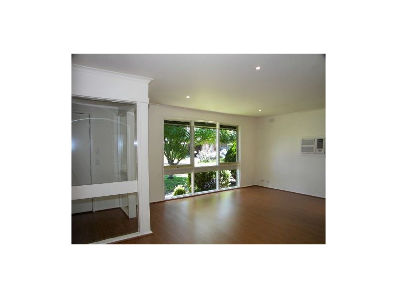 3 Landau Place, Melton West VIC 3337