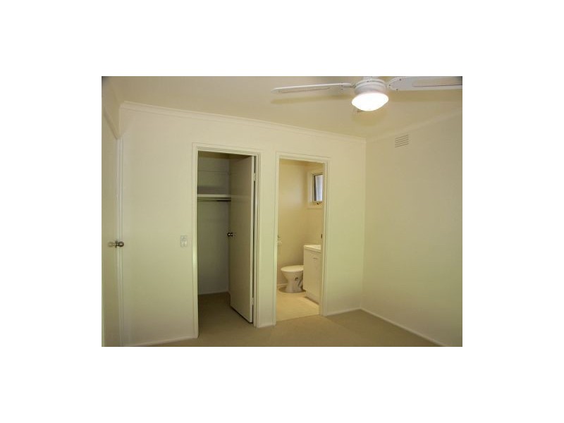 3 Landau Place, Melton West VIC 3337