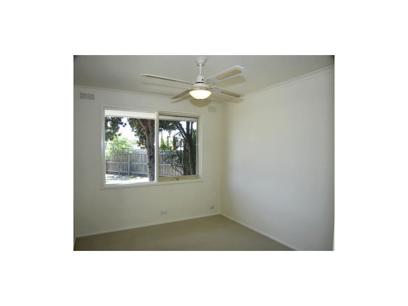 3 Landau Place, Melton West VIC 3337