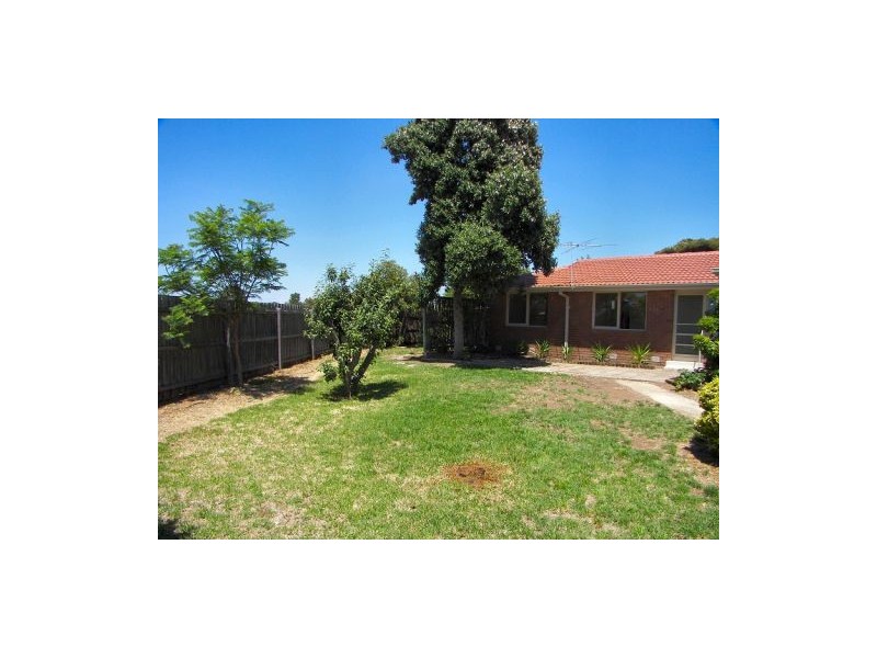 3 Landau Place, Melton West VIC 3337