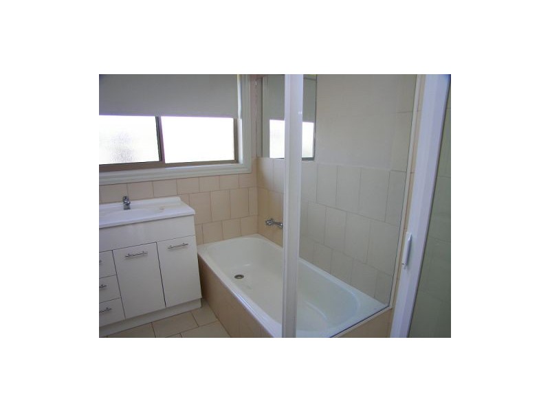 76 O’Neills Road, Melton VIC 3337