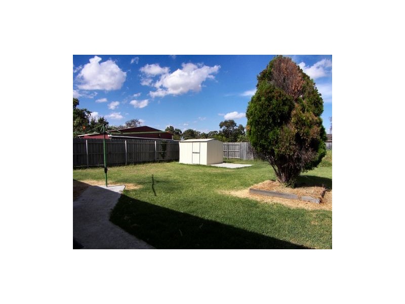 76 O’Neills Road, Melton VIC 3337