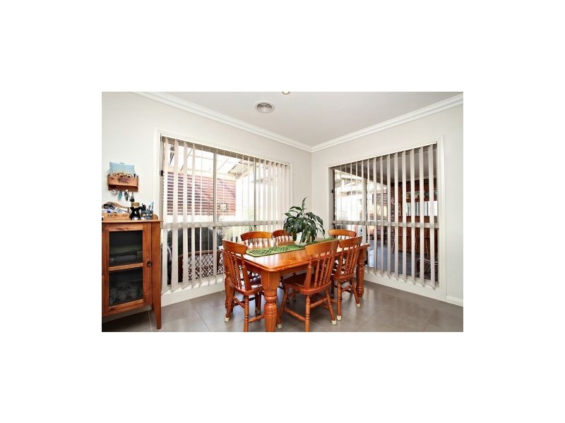 35 Featherhead Way, Melton VIC 3337