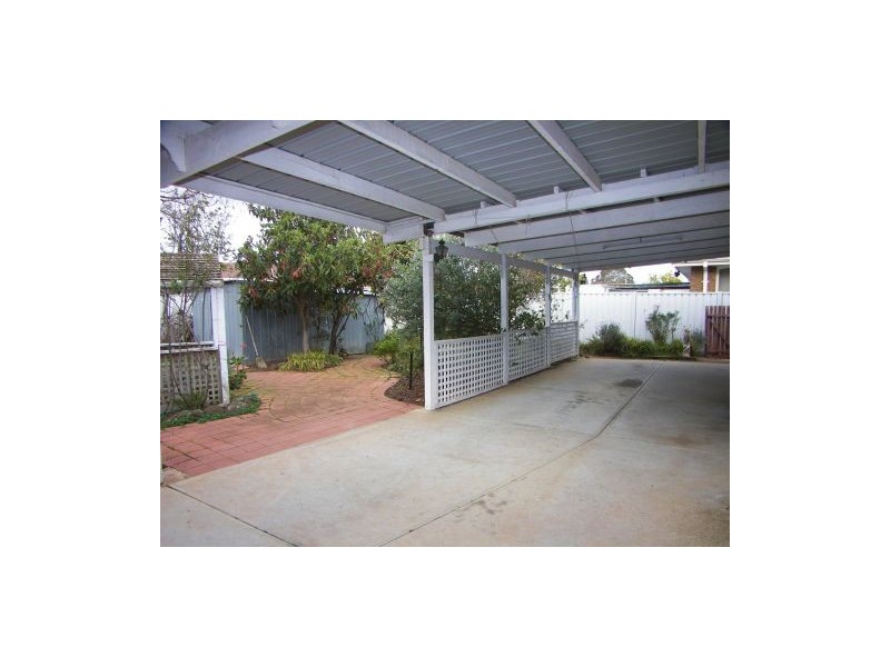 10 Christopher Crescent, Melton VIC 3337