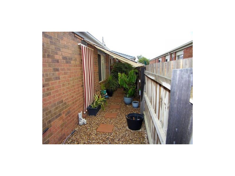 68 Fairhaven Boulervard, Melton VIC 3337