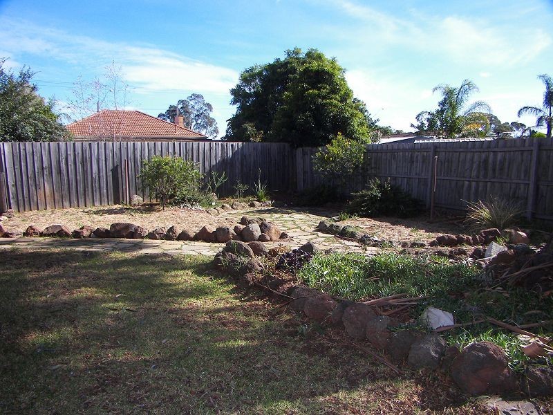 5 Bridge Road, Melton South VIC 3338