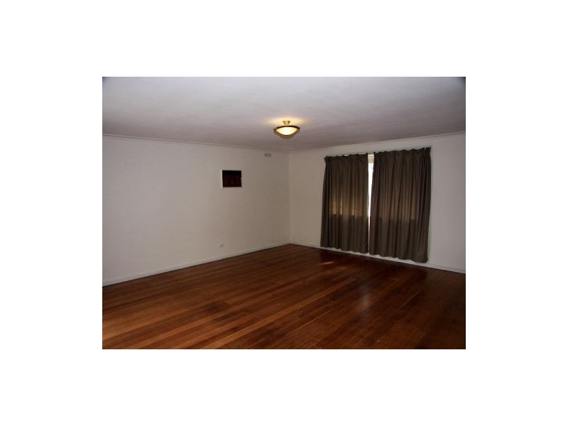 1 Cheshire Avenue, Melton South VIC 3338