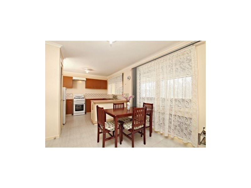 8 Cassia Road, Melton VIC 3337