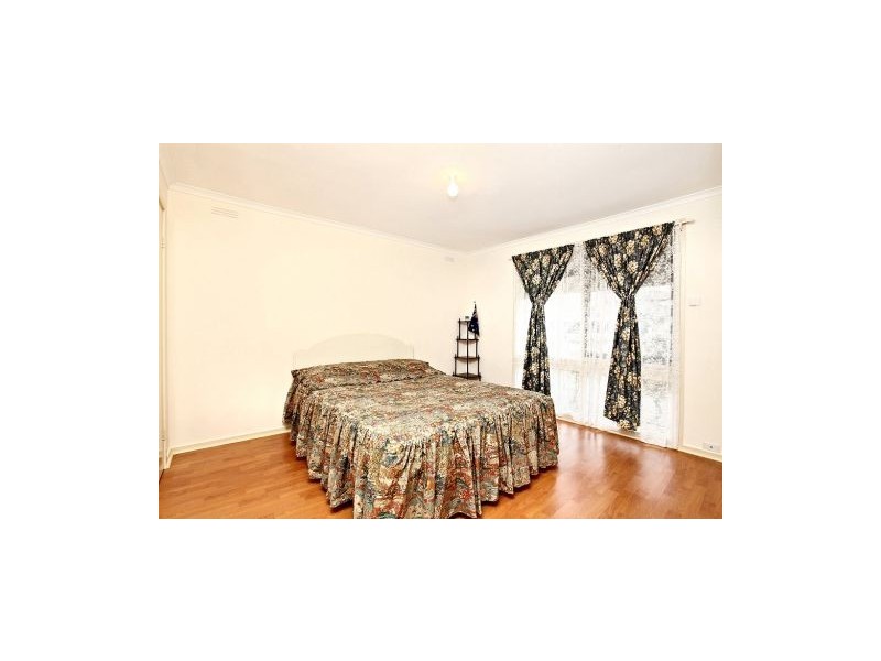 8 Cassia Road, Melton VIC 3337