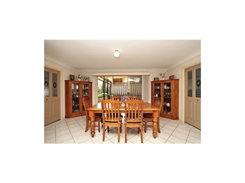 17 Glenbrook Gardens, Brookfield VIC 3338