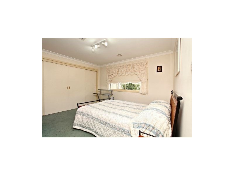 17 Glenbrook Gardens, Brookfield VIC 3338