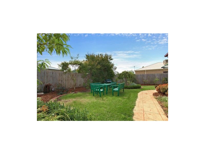 17 Glenbrook Gardens, Brookfield VIC 3338